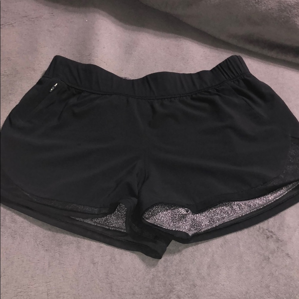 NWT Lululemon Two With One Short size 8